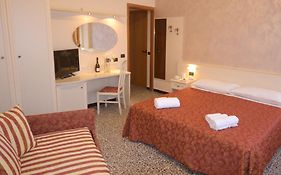 Gold Hotel