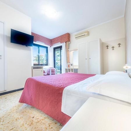 Gold Hotel Bordighera Buitenkant foto