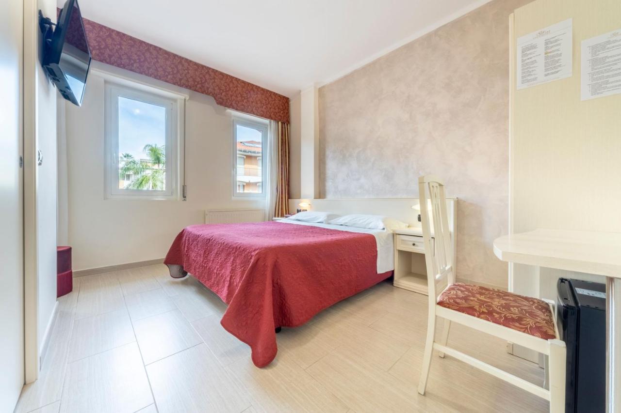 Gold Hotel Bordighera Buitenkant foto