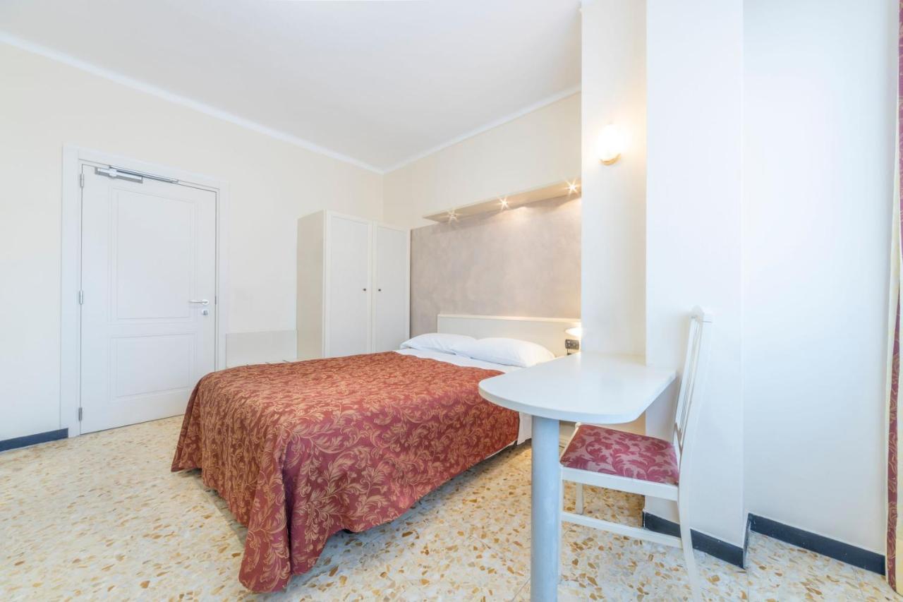 Gold Hotel Bordighera Buitenkant foto
