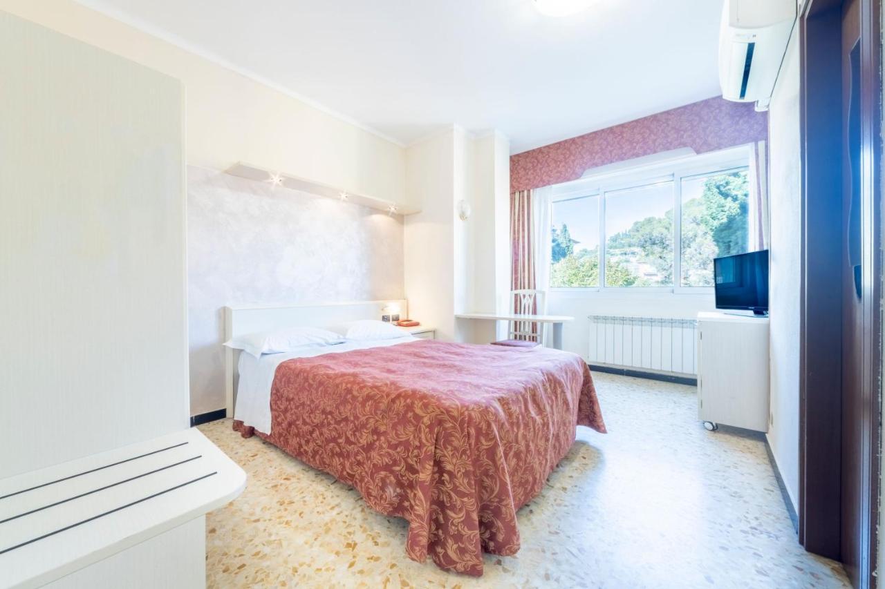 Gold Hotel Bordighera Buitenkant foto