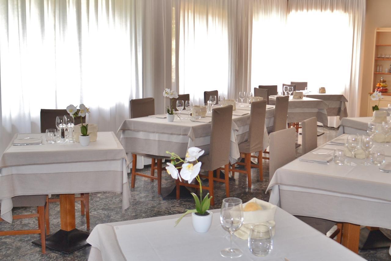 Gold Hotel Bordighera Buitenkant foto