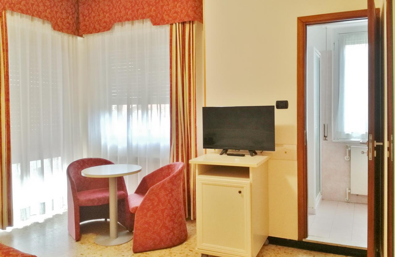 Gold Hotel Bordighera Buitenkant foto
